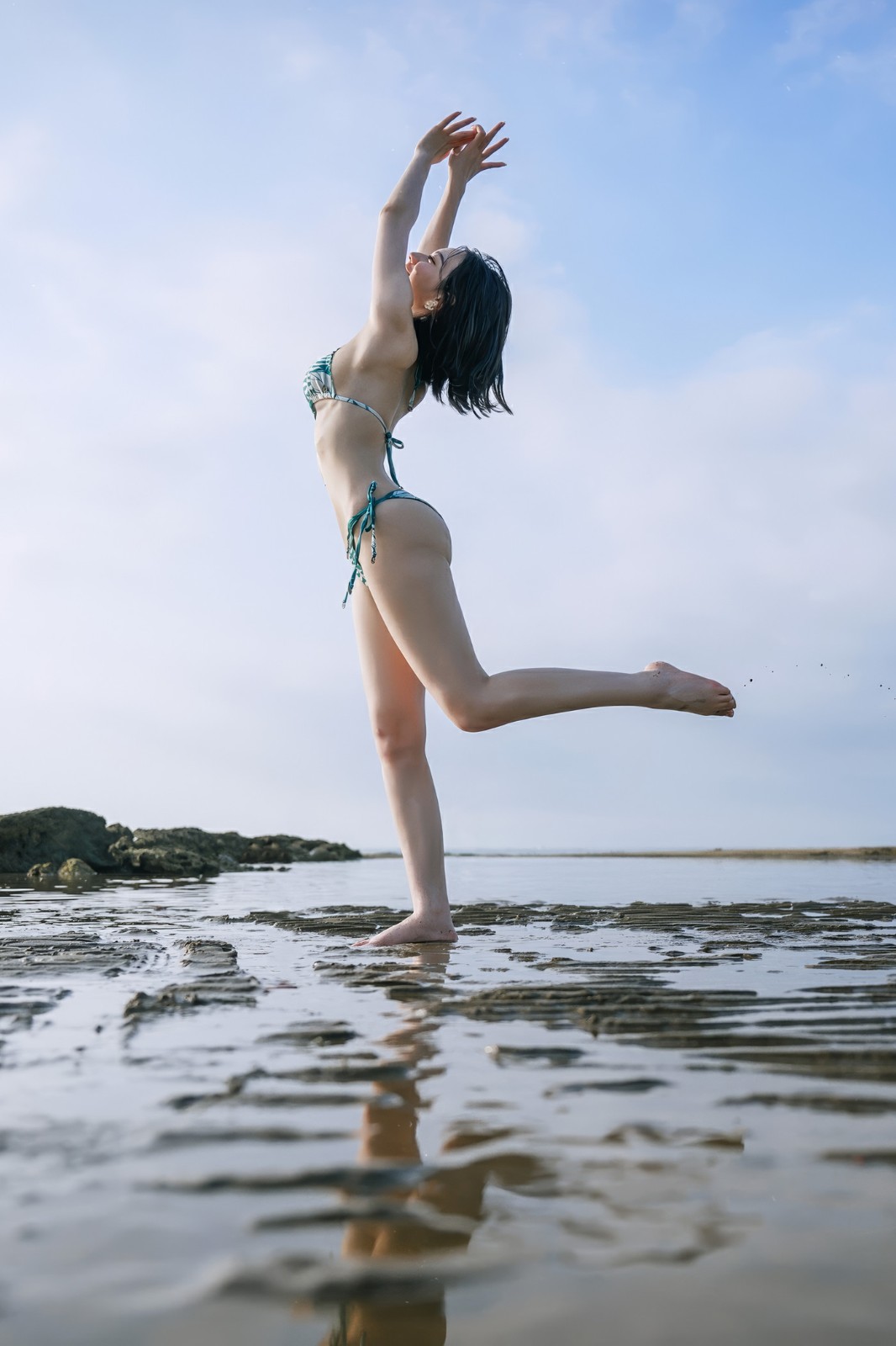 BIKINIDEBU_49.jpeg